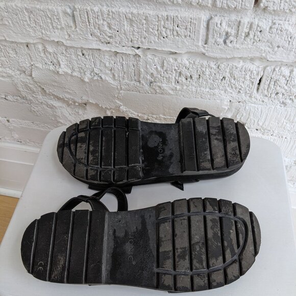 VIONIC BLACK LEATHER SANADLS SIZE 9.5 - Picture 8 of 8